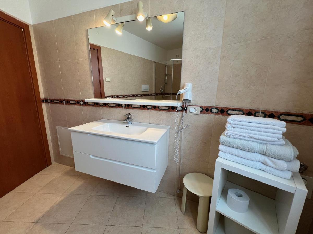 Appartamenti Baia Azzurra 5. Torbole Sul Garda Ngoại thất bức ảnh